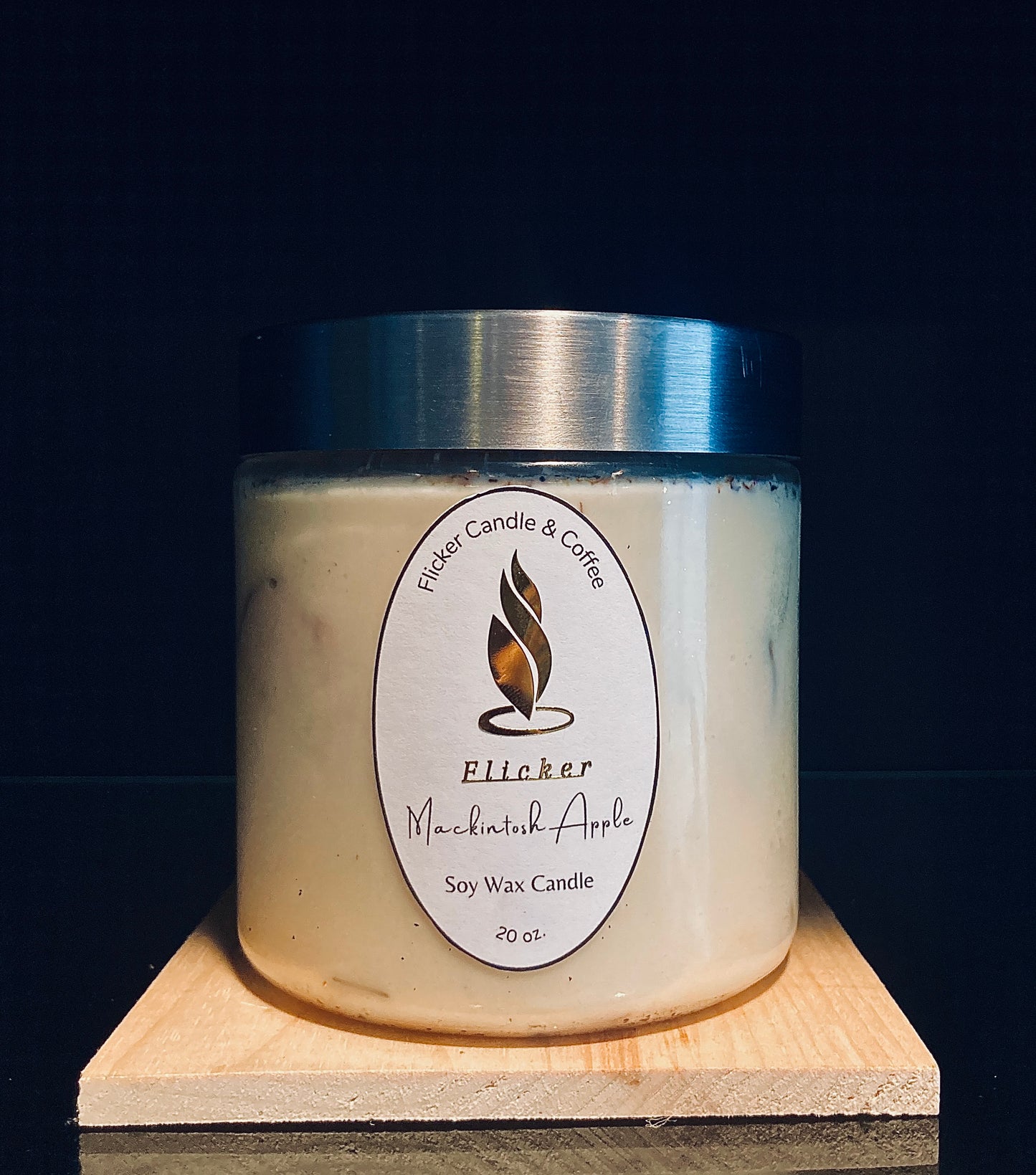 Mackintosh Apple Glass Jar Candle (round) 20 oz.