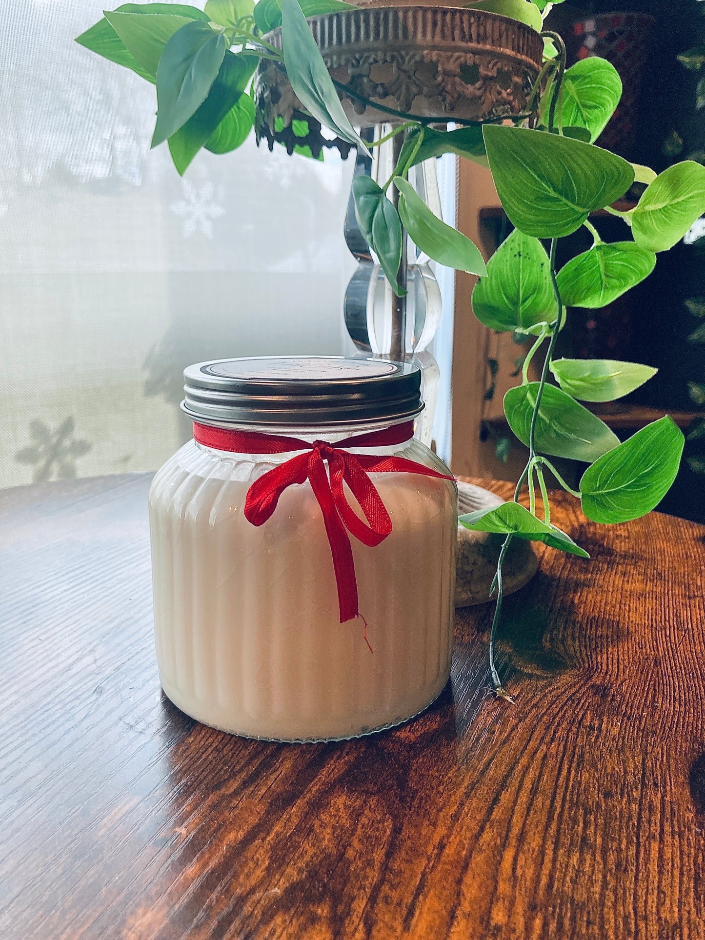 16 oz. Fresh Cut Roses Ribbed Jar Candle